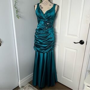 Elegant Teal Evening Gown
